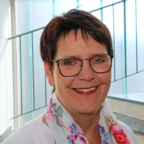 Katrin Bleil | HR